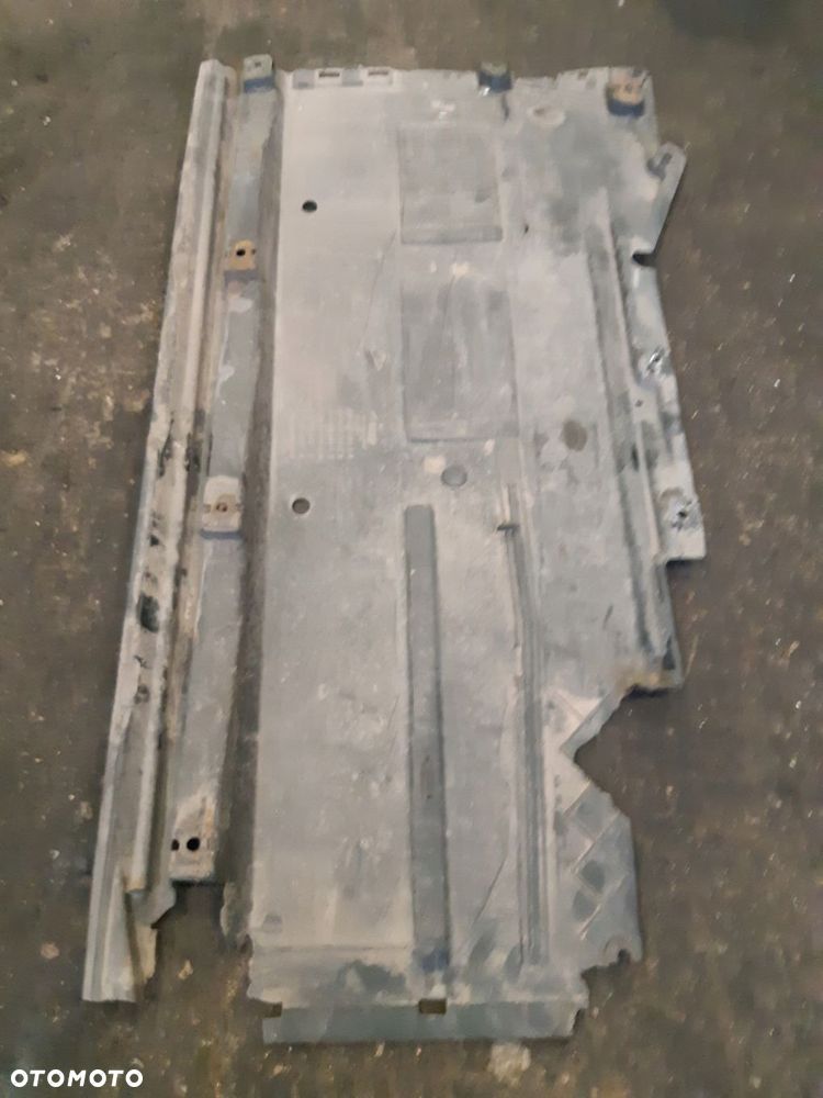 audi a4 b8 a5 osłona płyta podłogi podwozia prawa - 2