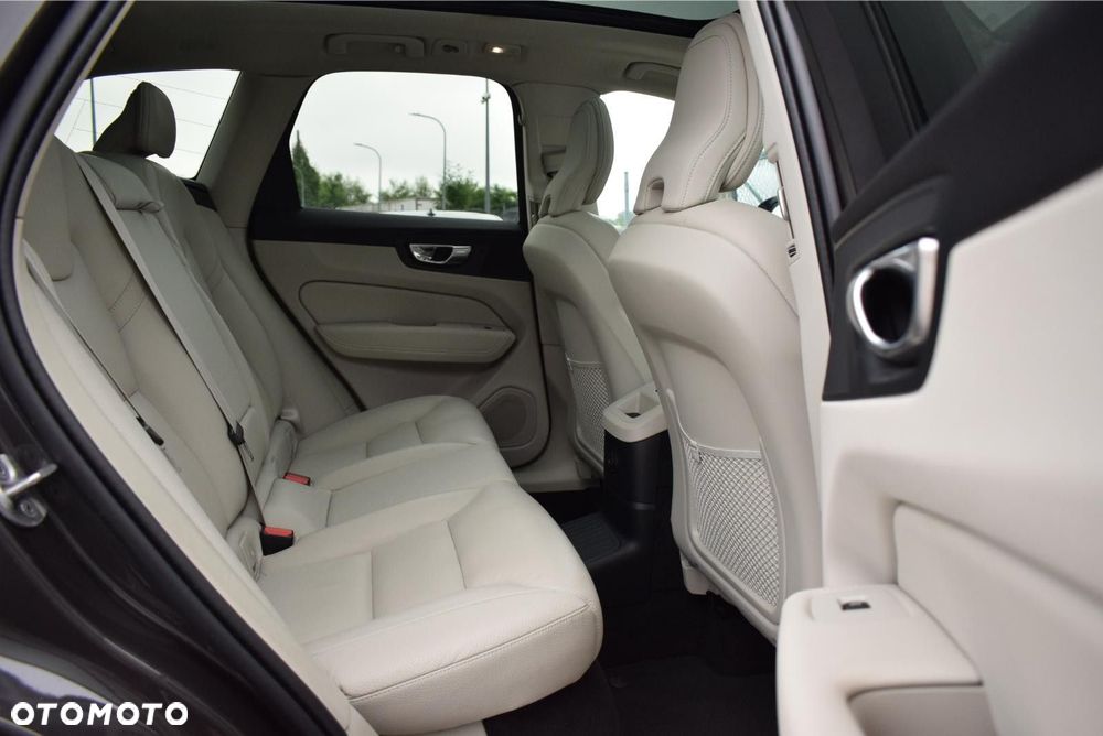 Volvo XC 60 - 24