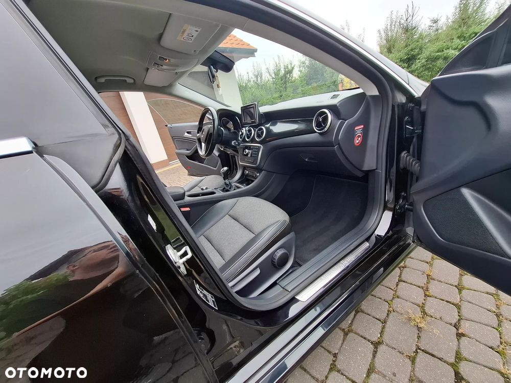 Mercedes-Benz CLA - 37