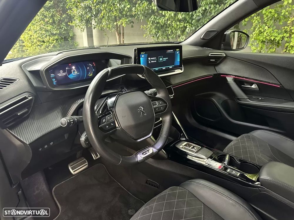 Peugeot e-2008 GT Pack - 11