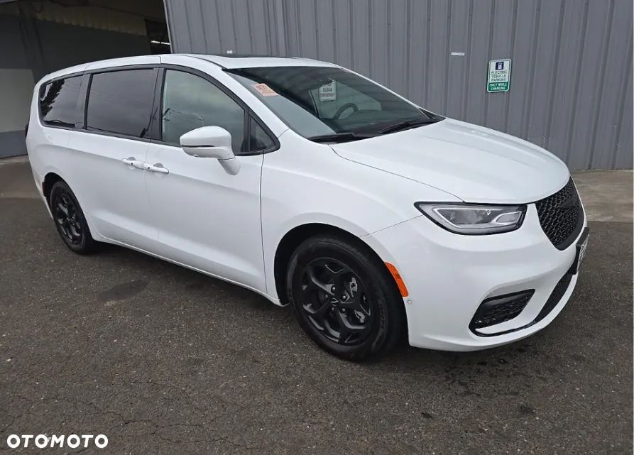 Chrysler Pacifica - 1