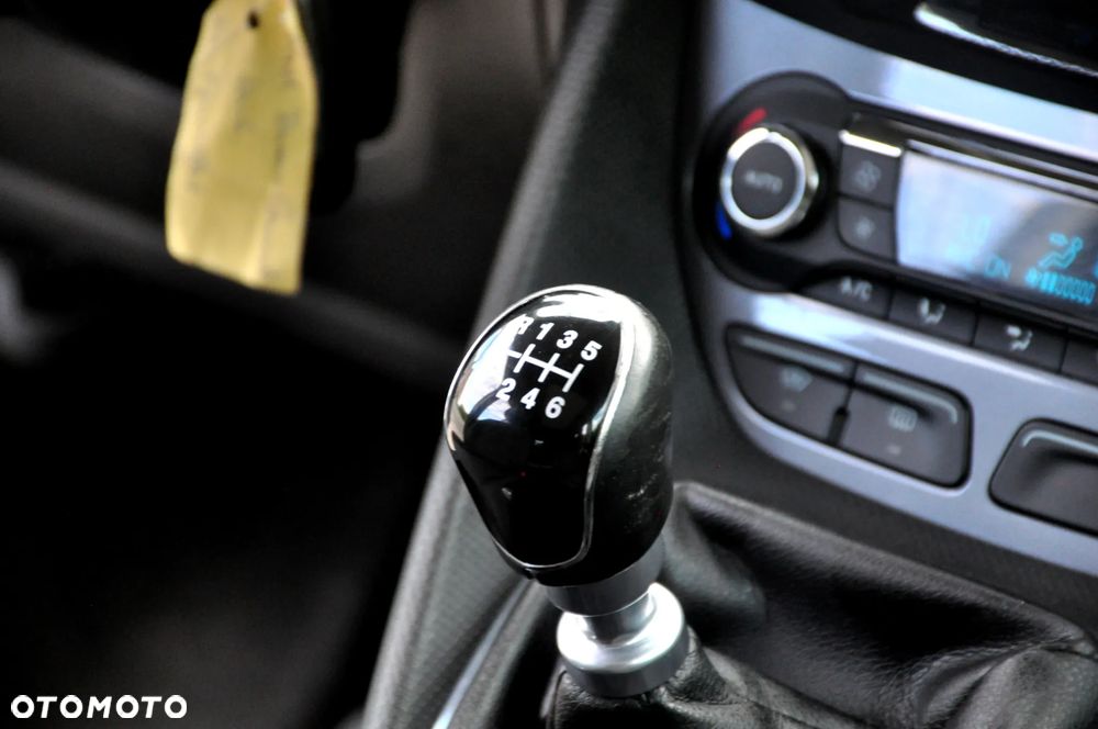 Ford Tourneo Connect 1.6 TDCi Titanium - 34