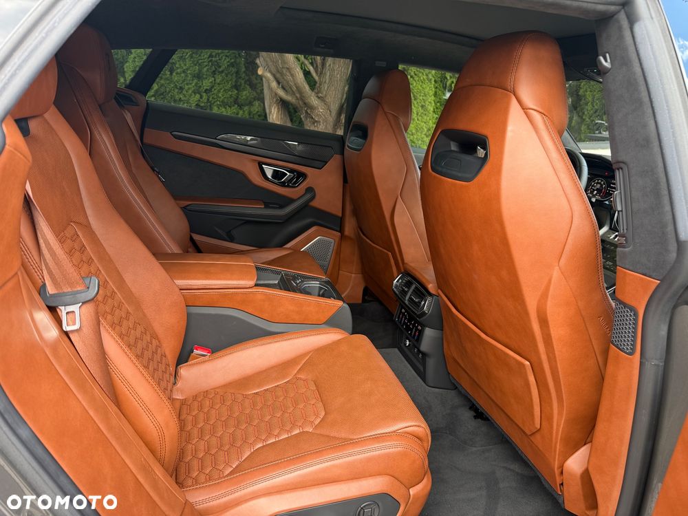 Lamborghini Urus - 4