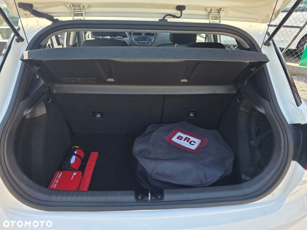 Hyundai i20 1.2 Comfort - 20