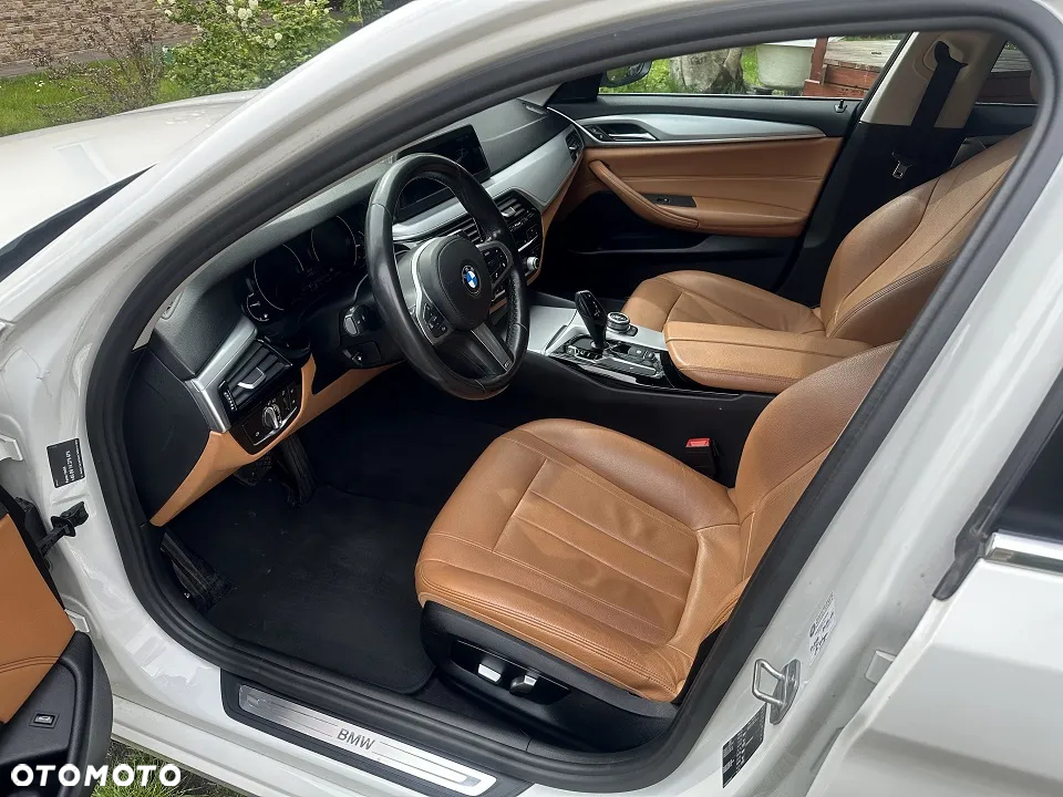 BMW Seria 5 520d Sport - 8