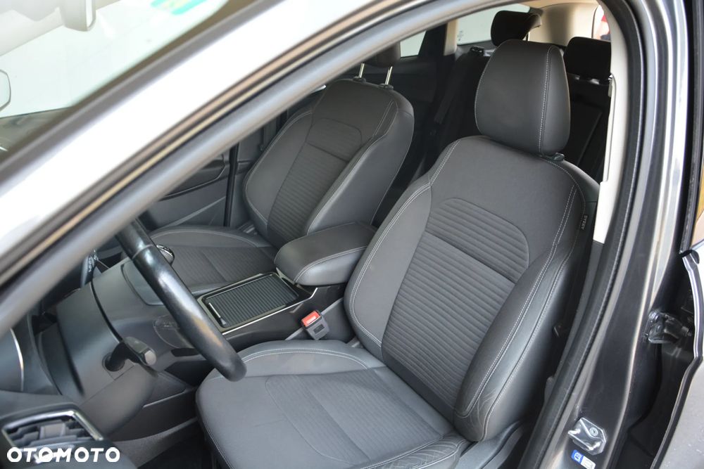 Ford Kuga 2.0 TDCi 2x4 Titanium - 16