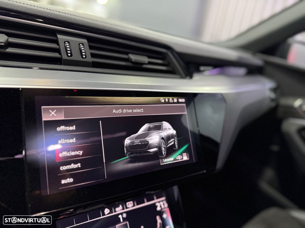 Audi e-tron 50 quattro S line - 42