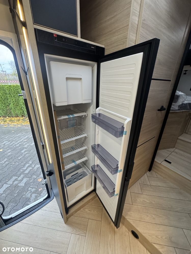 Ford Chausson 797 Titanium Ultimate - 26