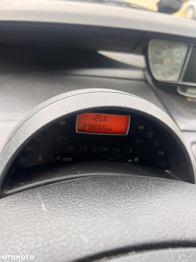 Citroën C8 HDi 165 Exclusive - 16