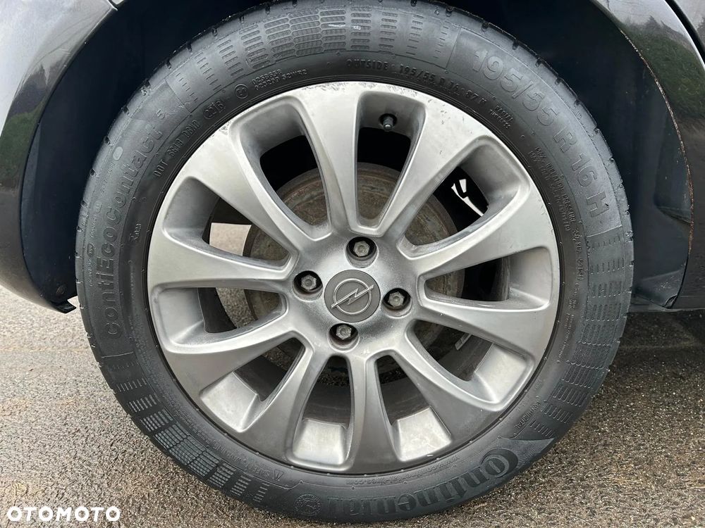 Opel Corsa 1.2 16V Enjoy - 11