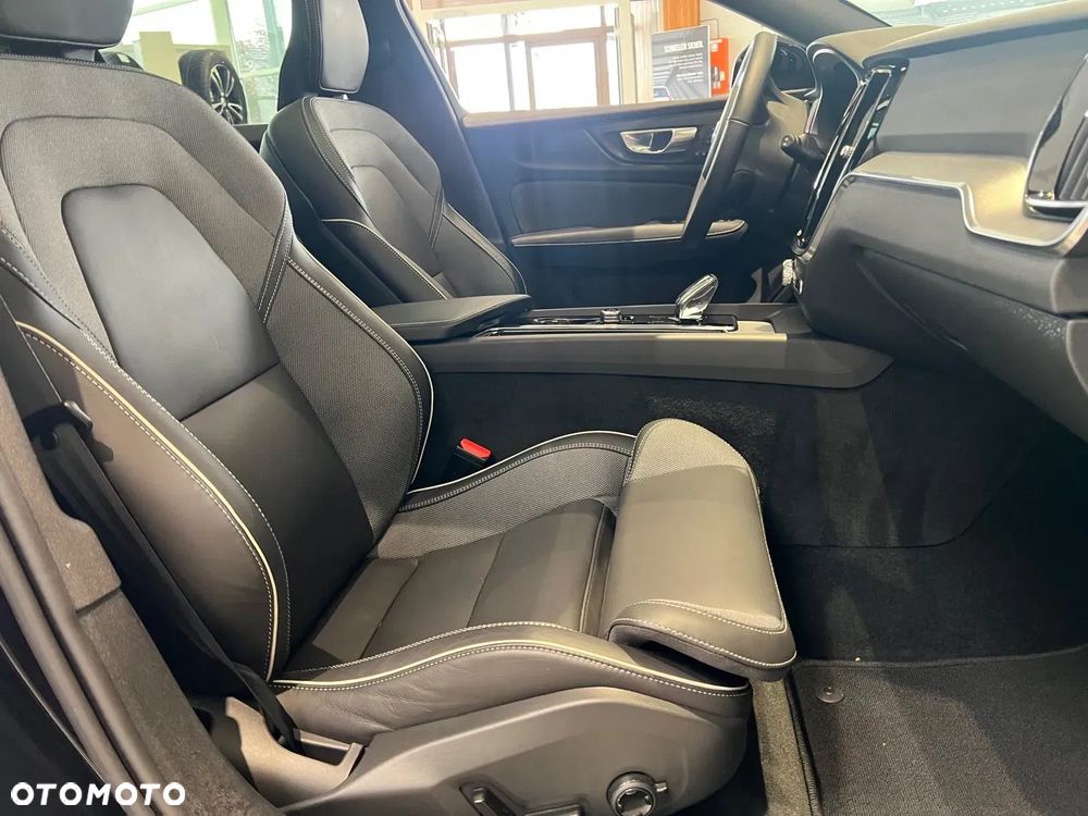 Volvo V60 B4 B Ultimate Dark - 6