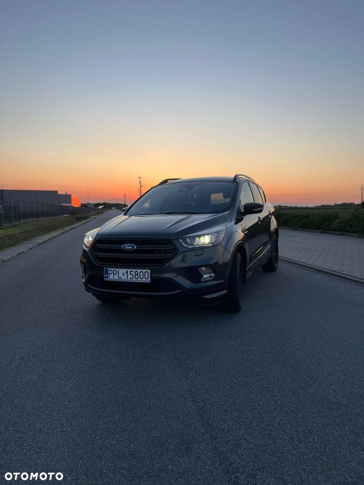 Ford Kuga 1.5 EcoBoost 2x4 ST-Line - 11