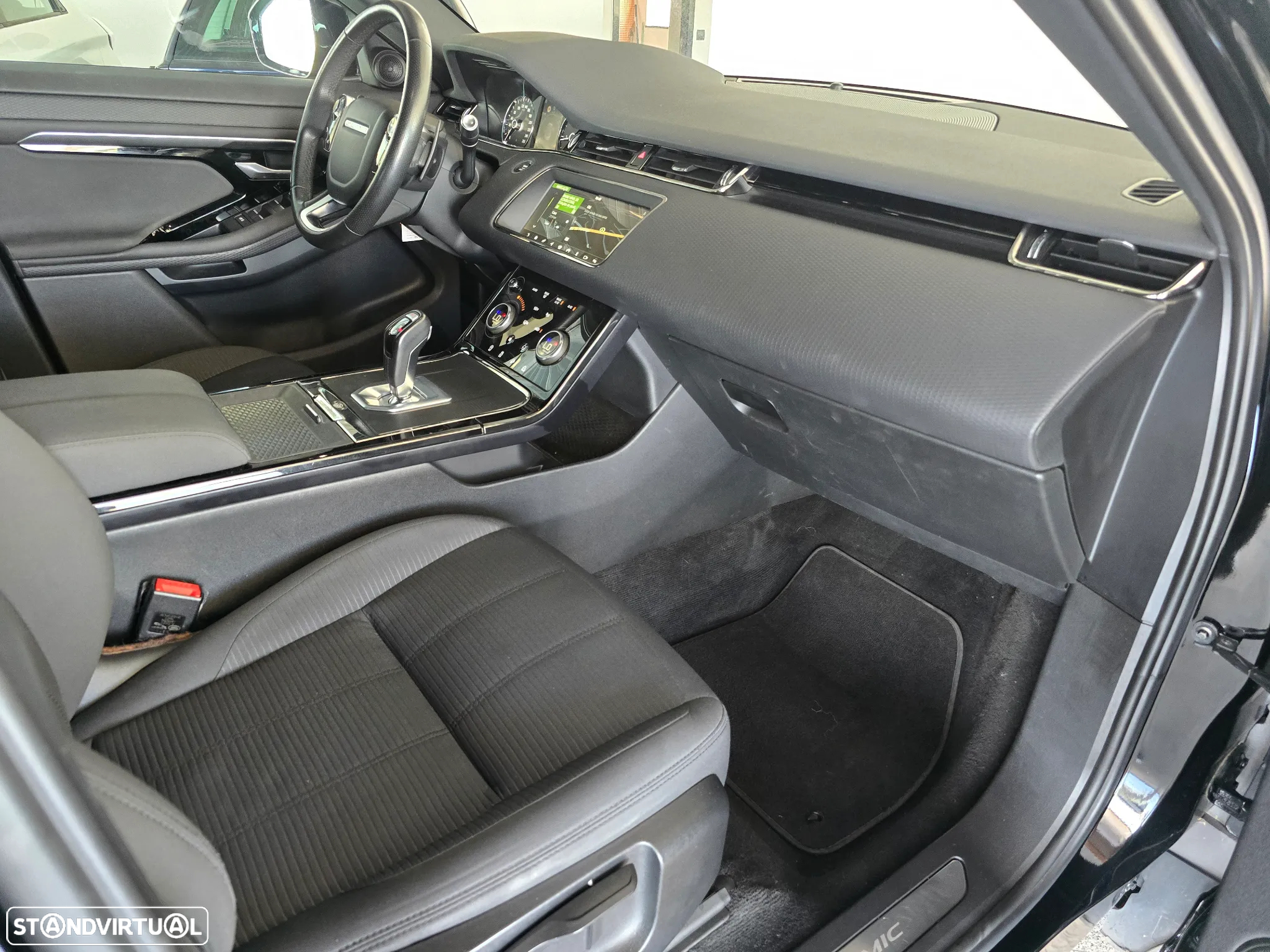 Land Rover Range Rover Evoque - 16