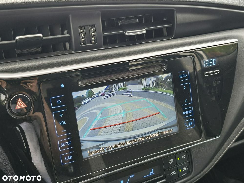 Toyota Auris - 10