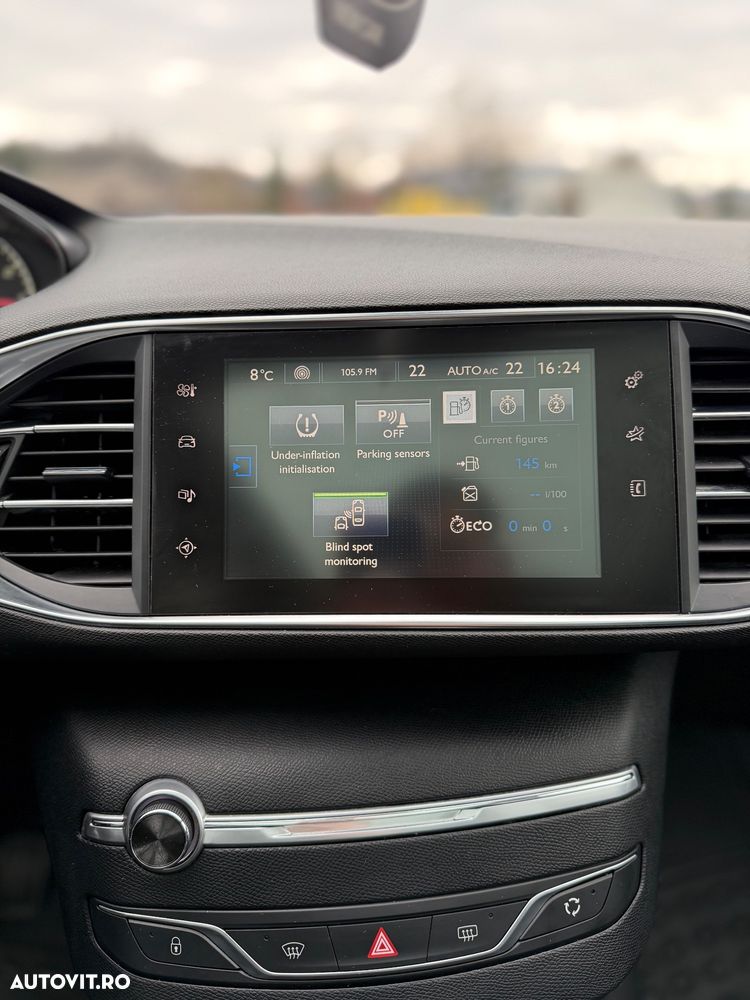 Peugeot 308 1.2 L PureTech Turbo Allure - 15