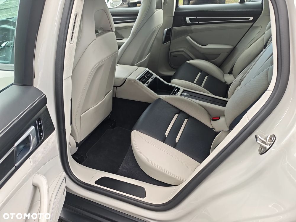 Porsche Panamera GTS - 14