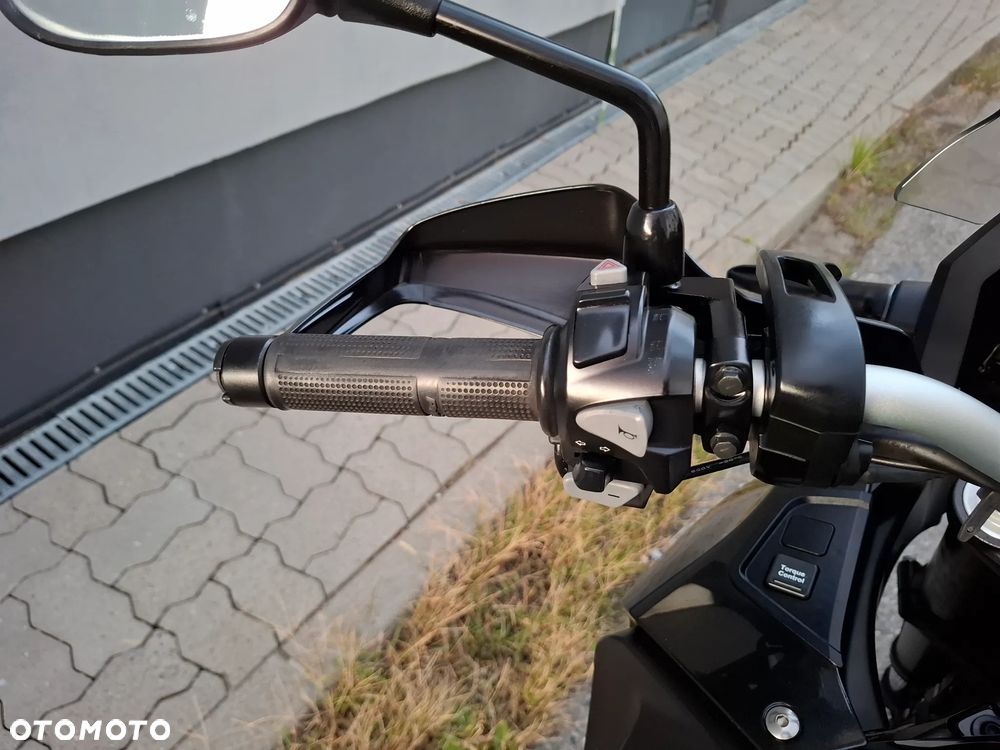 Honda VFR - 22