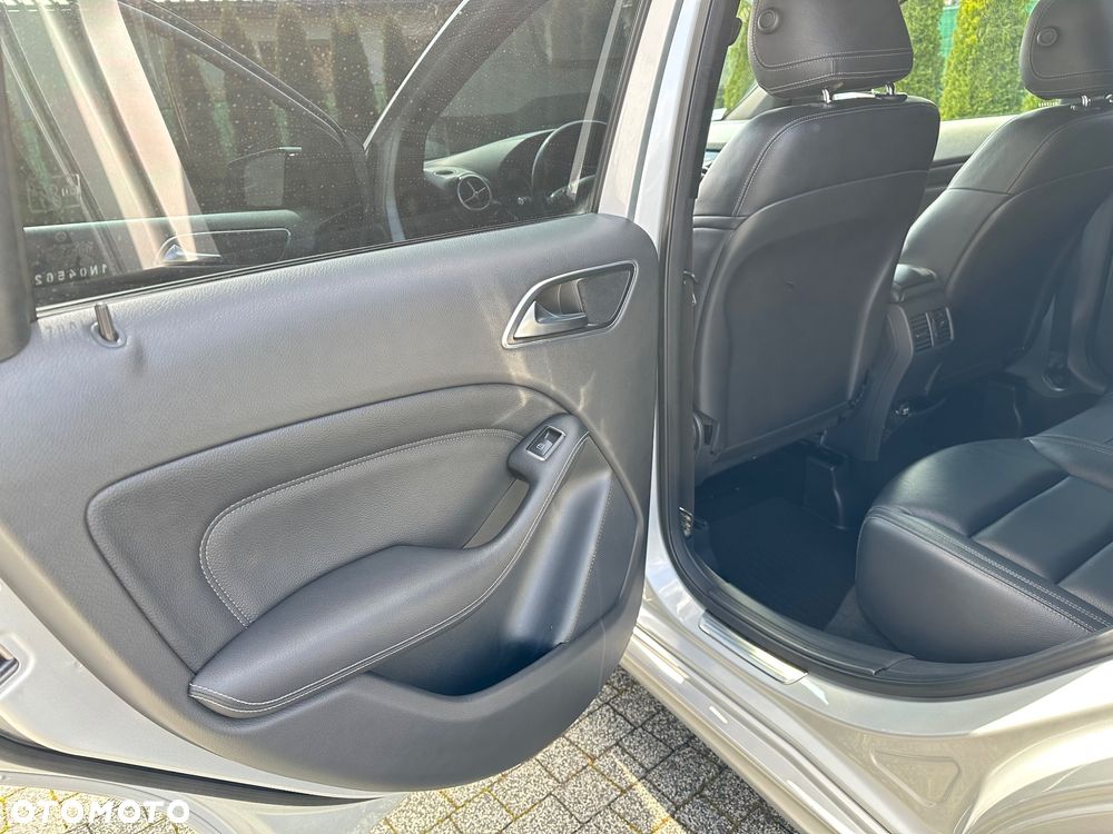 Mercedes-Benz Klasa B 200 CDI - 17