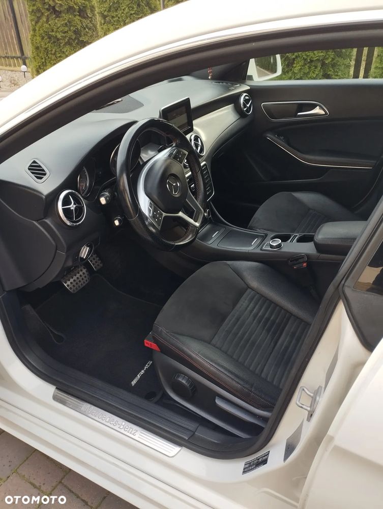 Mercedes-Benz CLA - 12