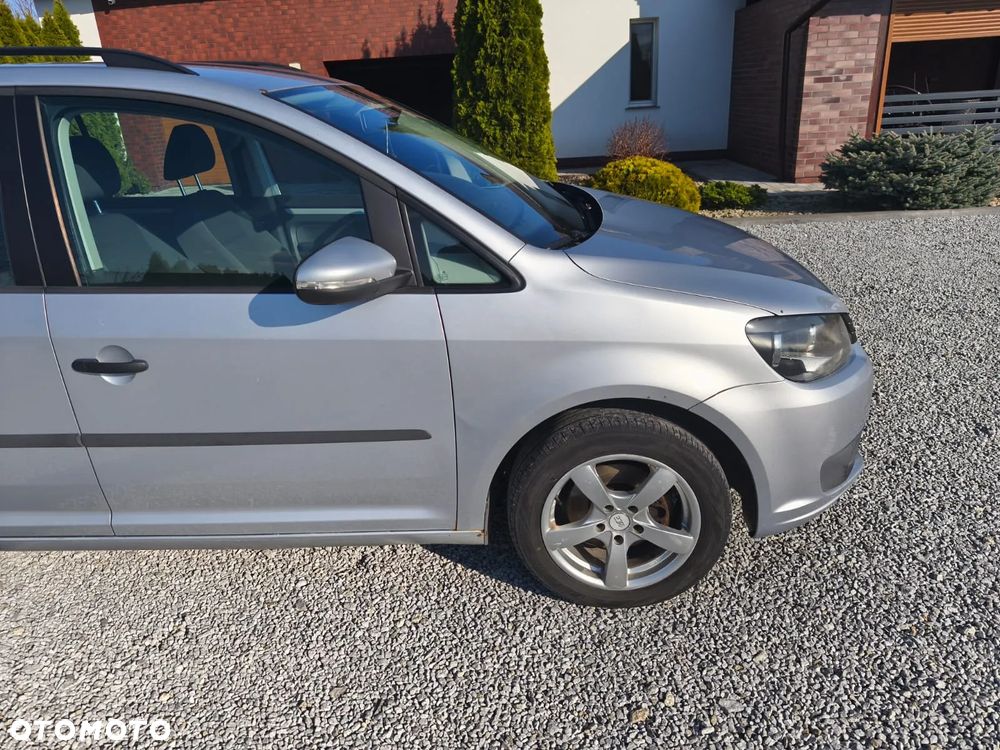 Volkswagen Touran - 4