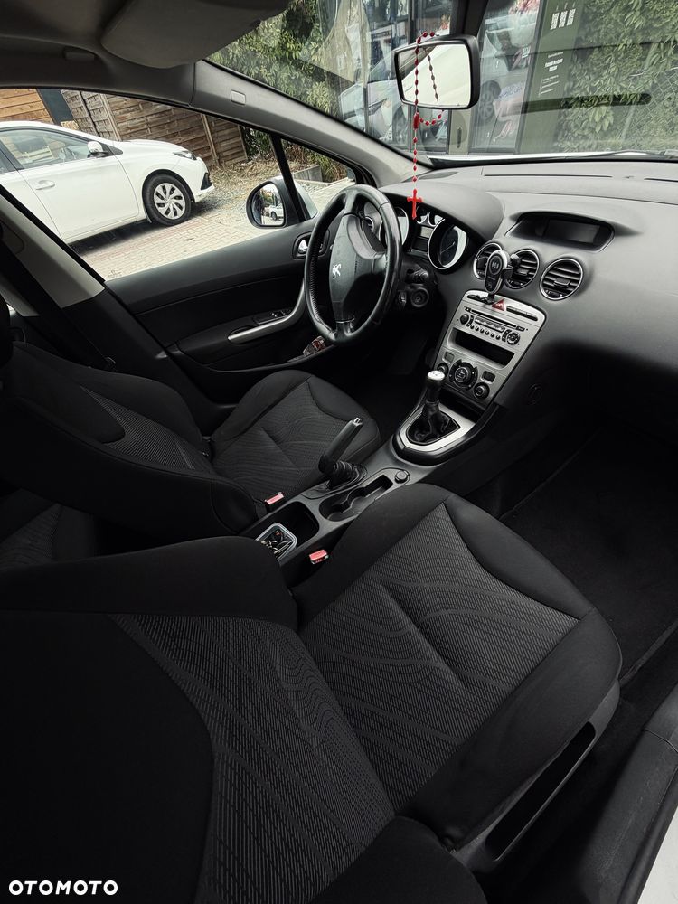Peugeot 308 - 8