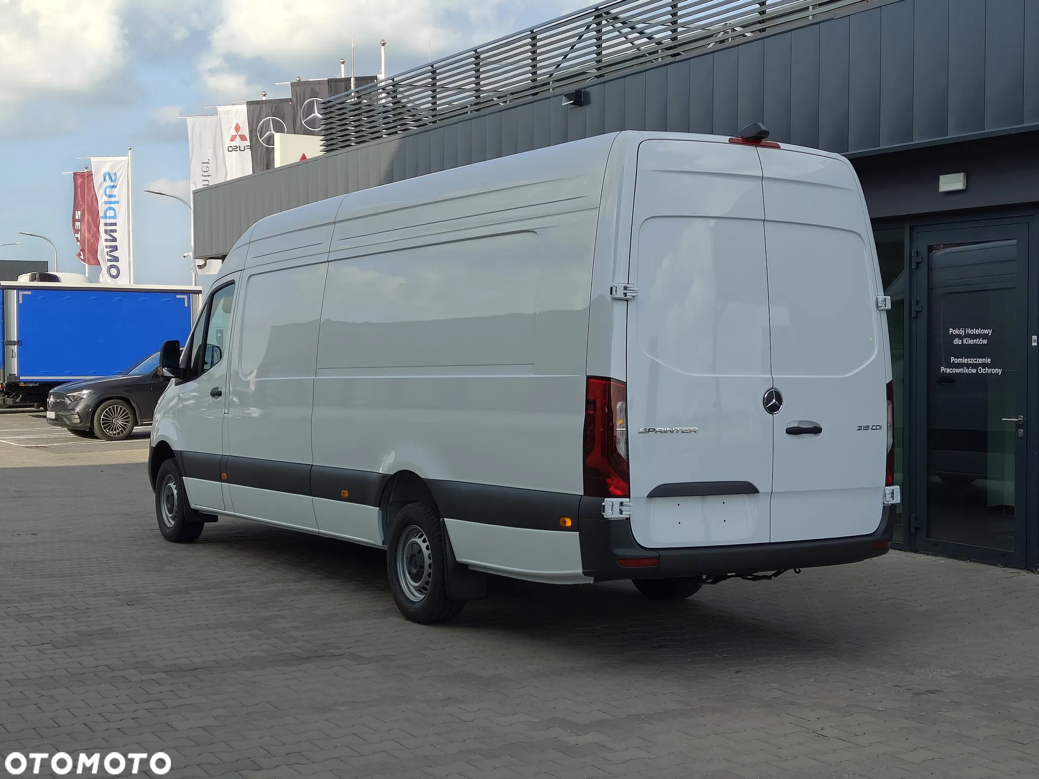 Mercedes-Benz Sprinter - 4
