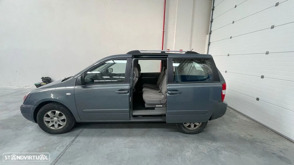 Kia Carnival 2.9 CRDi EX - 6