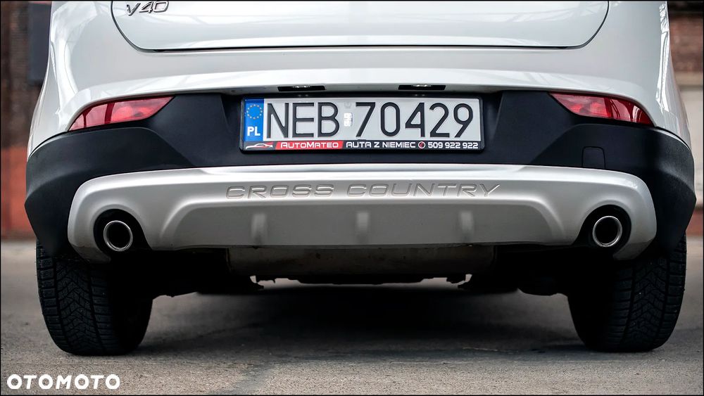 Volvo V40 Cross Country - 9