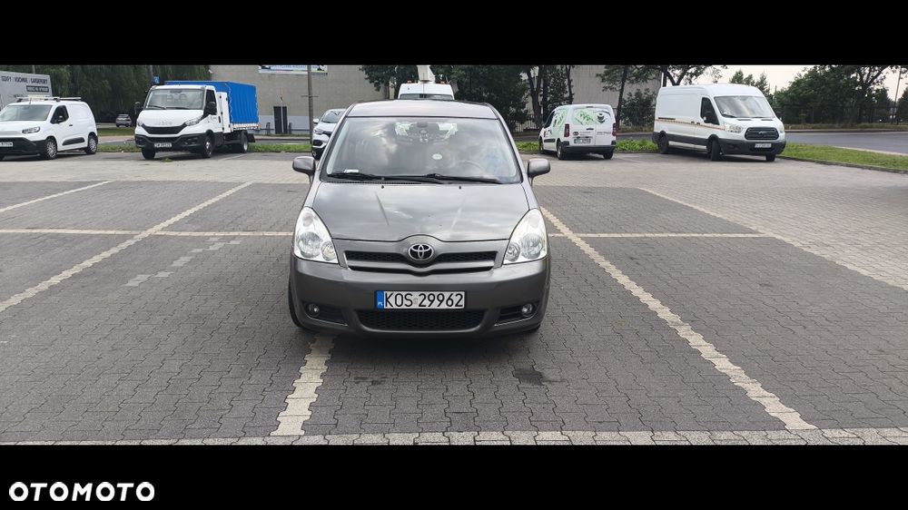 Toyota Corolla Verso - 3