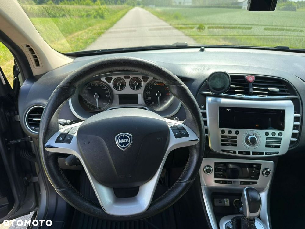 Lancia Delta 1.8 T-Jet Oro Sportronic - 23