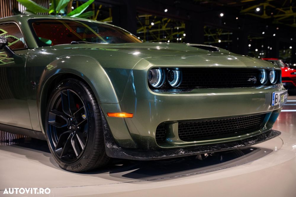 Dodge Challenger - 7
