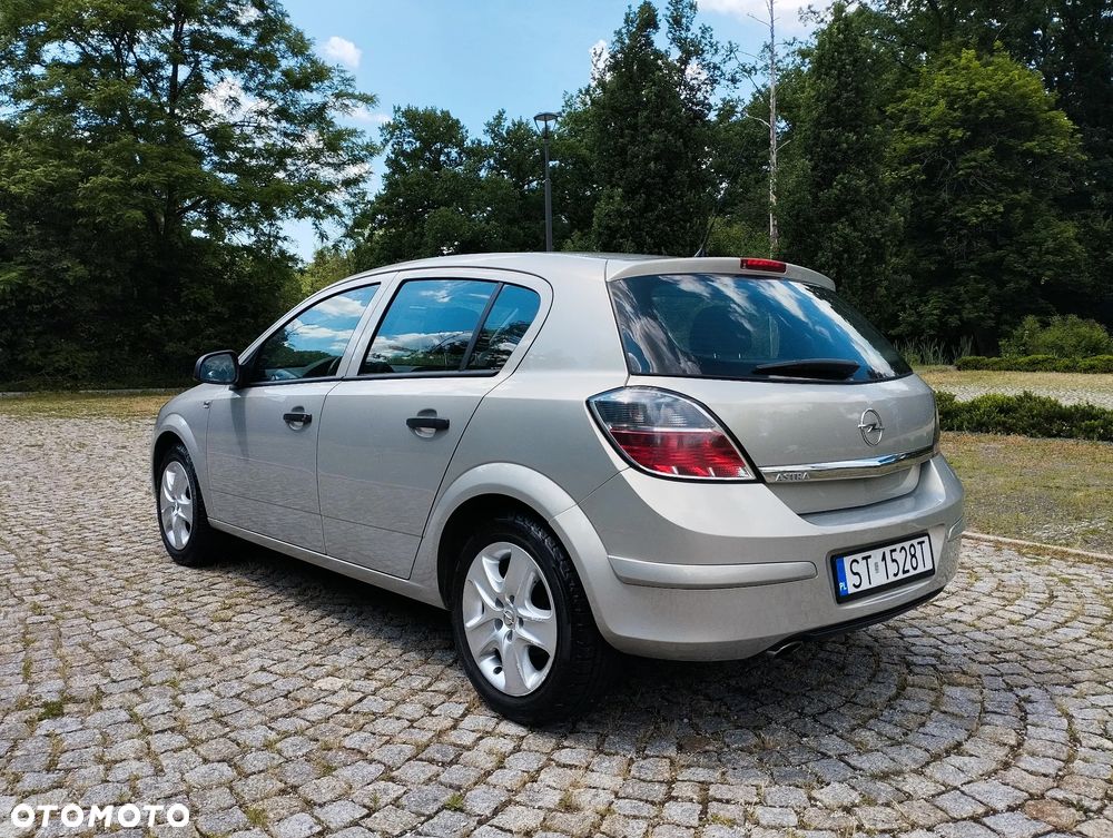 Opel Astra 1.4 Essentia - 4