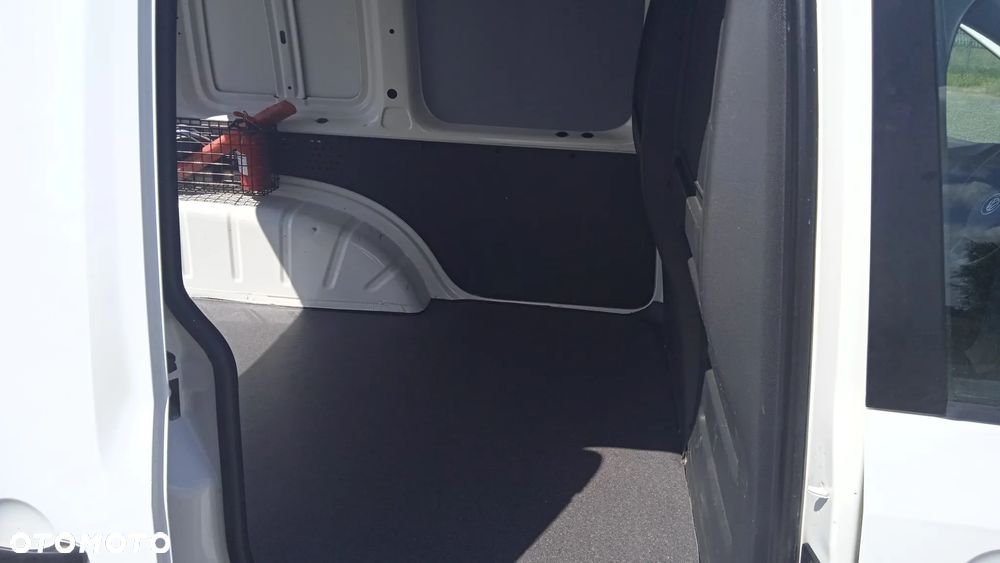 Volkswagen Caddy - 9