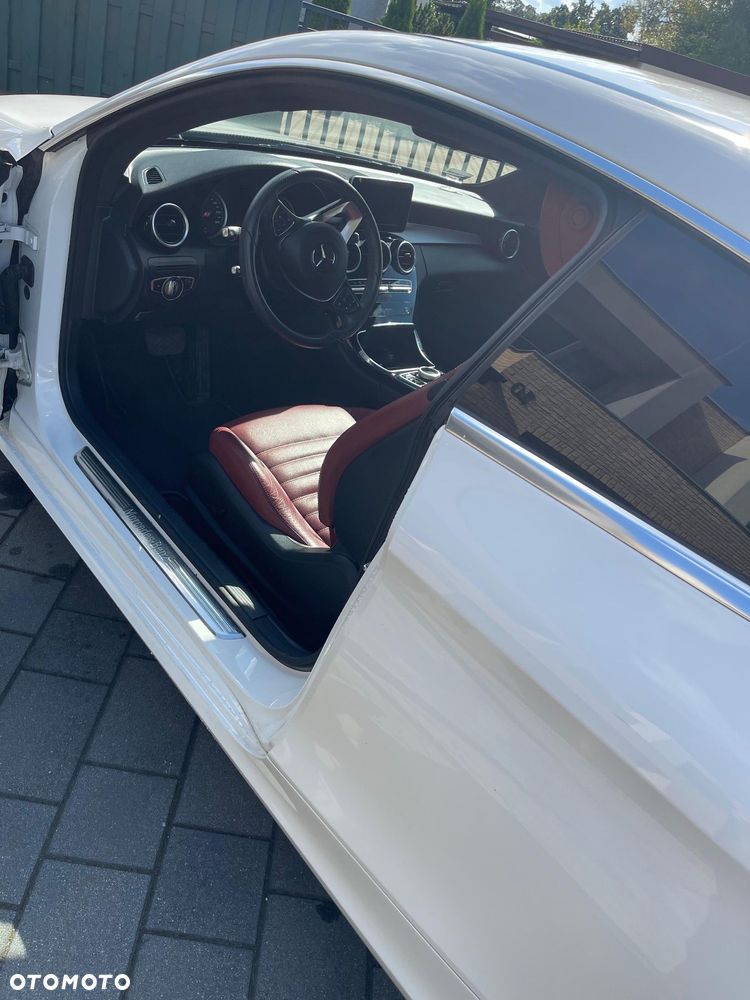Mercedes-Benz Klasa C 200 4-Matic 9G-TRONIC - 11