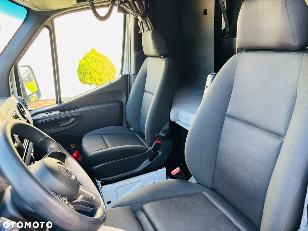 Mercedes-Benz SPRINTER - 12