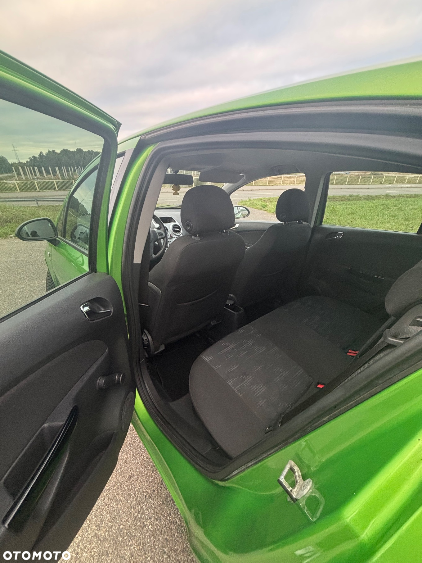 Opel Corsa 1.4 16V Satellite - 20