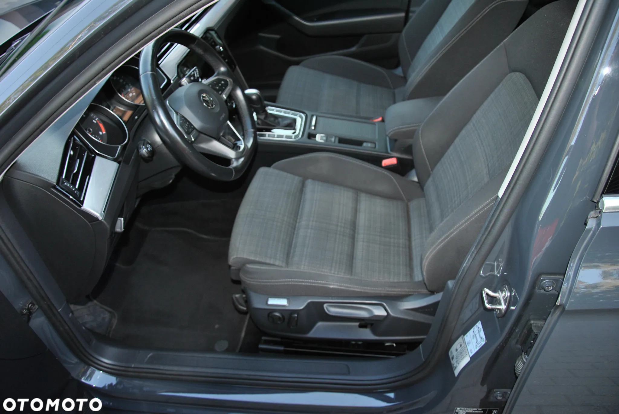 Volkswagen Passat 2.0 TDI BMT Comfortline DSG - 12