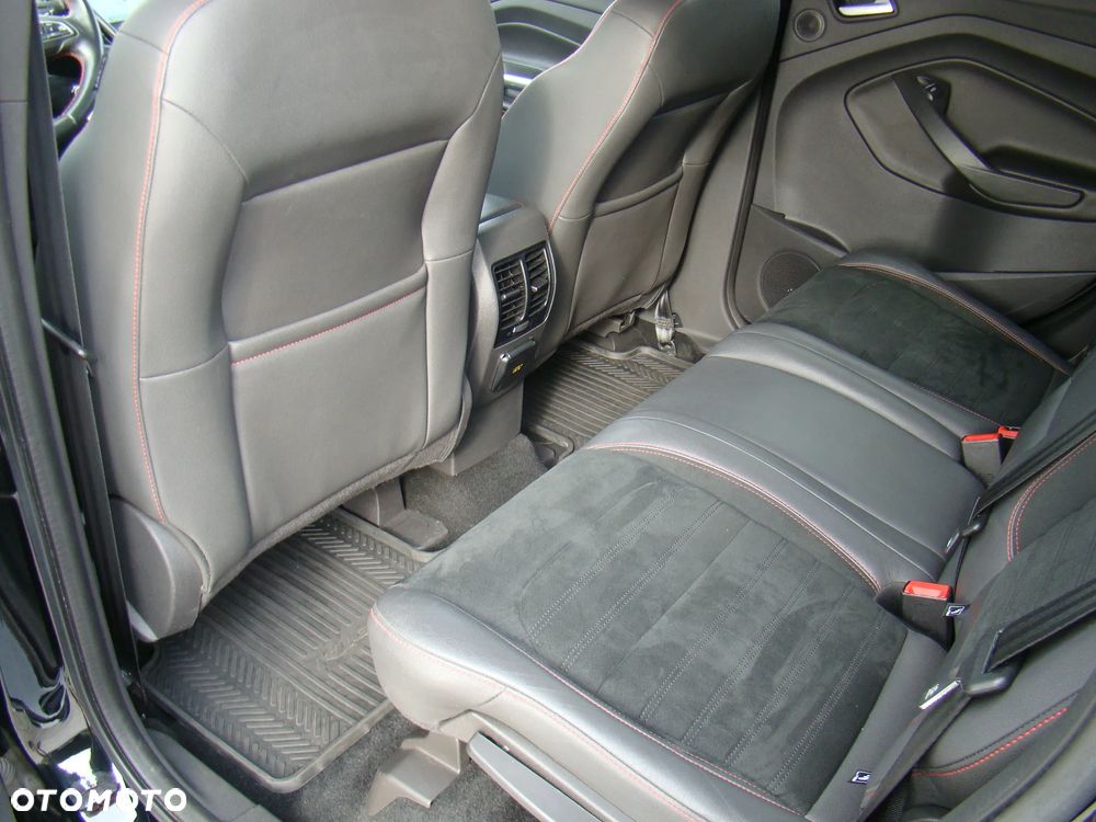 Ford Kuga 2.0 TDCi 4x4 ST-Line - 31