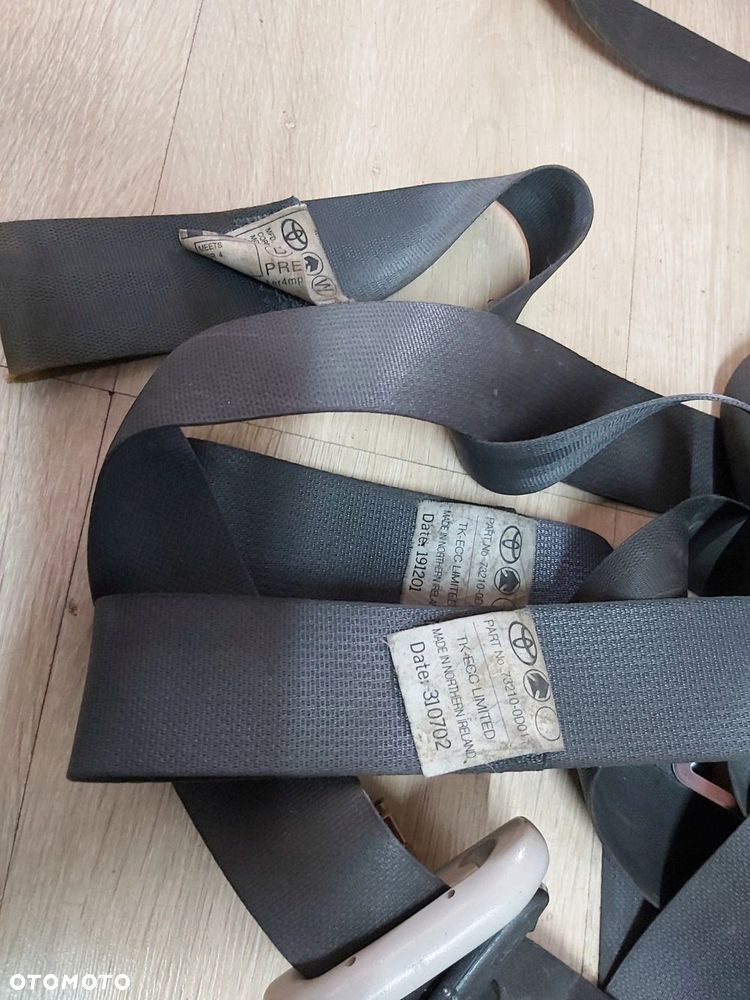 Toyota Yaris I pas bezpieczeństwa prawy przód 3D 99-02 r - 5