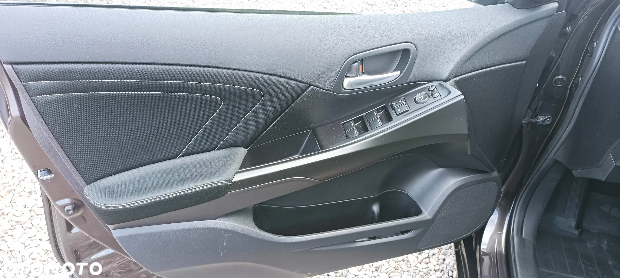Honda Civic 1.8 i-VTEC Sport - 11