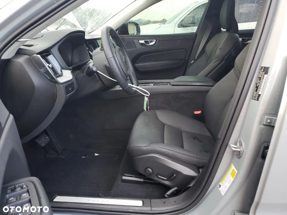 Volvo XC 60 B5 B AWD Plus Black Edition - 8