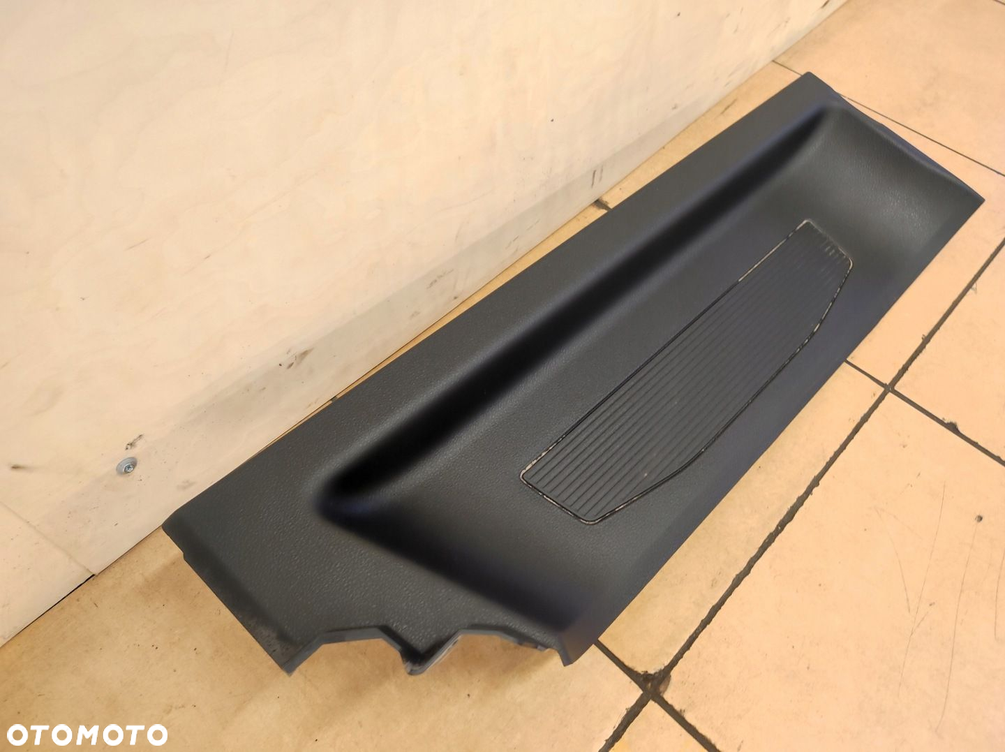 Osłona nakładka progowa stopień prawy Caddy V - 2