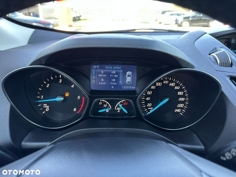 Ford Kuga 2.0 TDCi 2x4 Titanium - 18