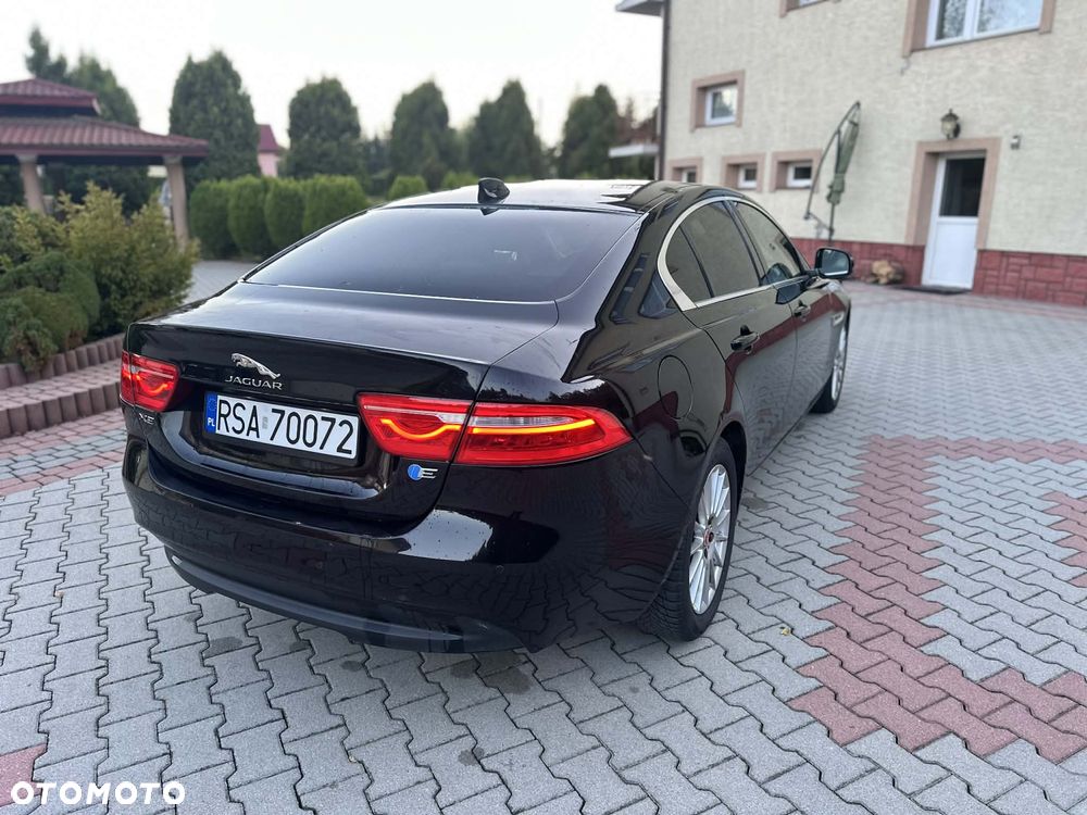 Jaguar XE E-Performance Pure - 9