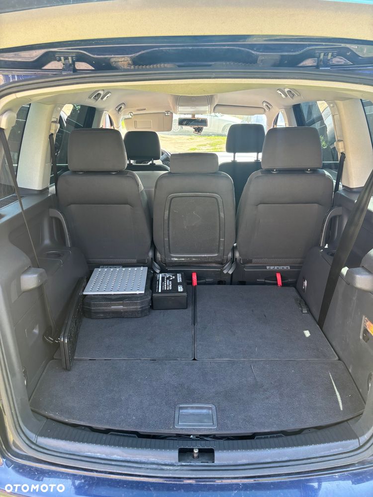 Volkswagen Touran 1.9 TDI Highline DSG - 10