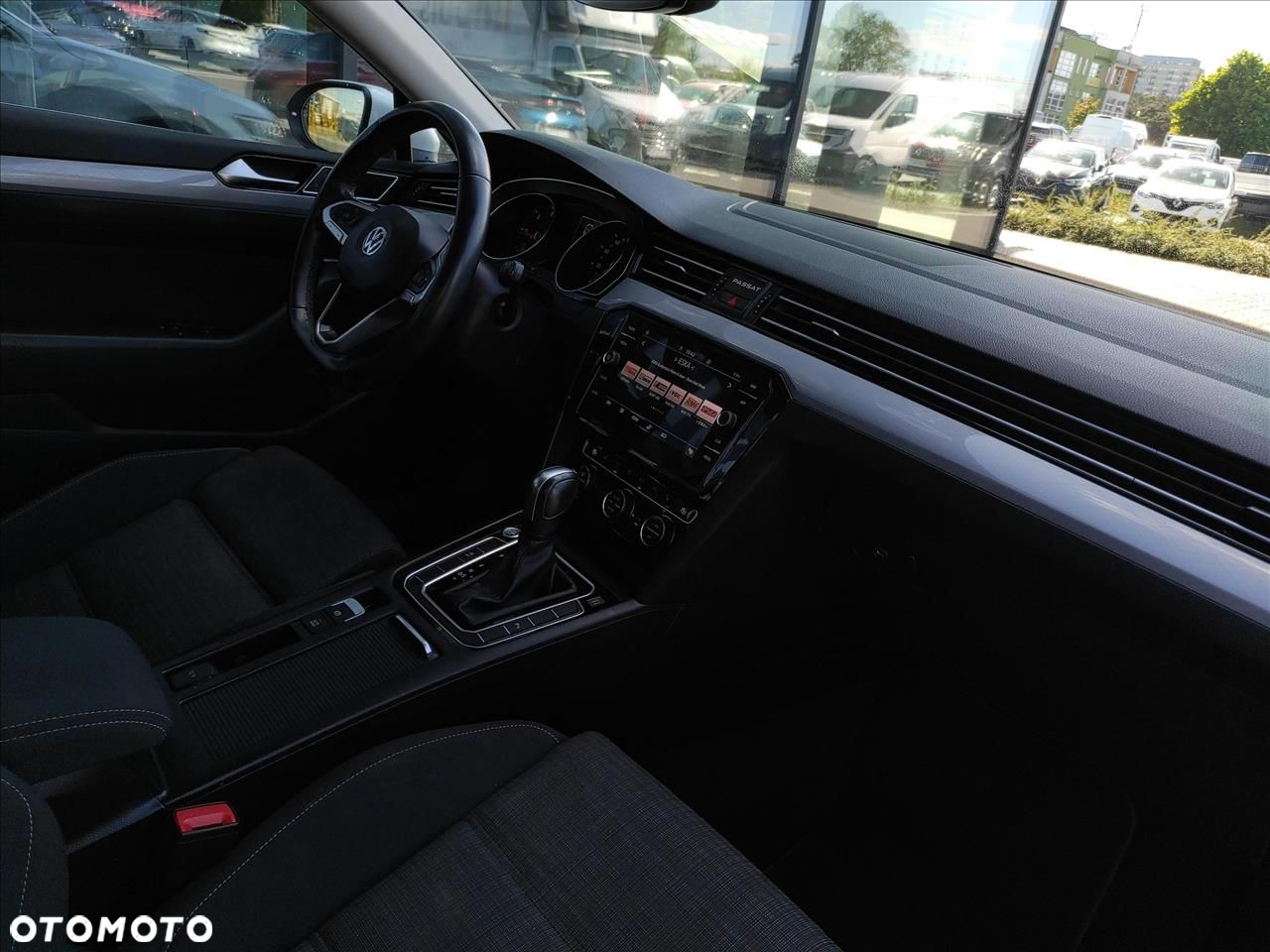 Volkswagen Passat - 11