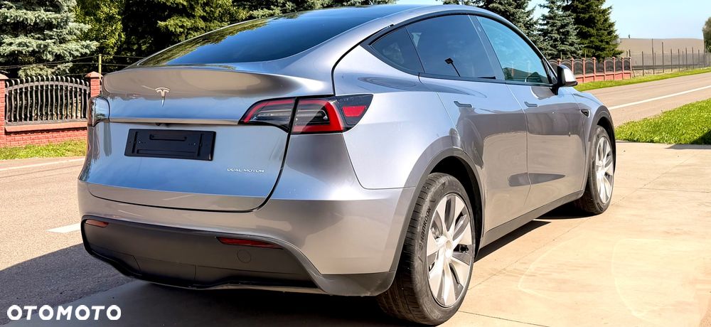 Tesla Model Y Long Range Dual Motor AWD - 3