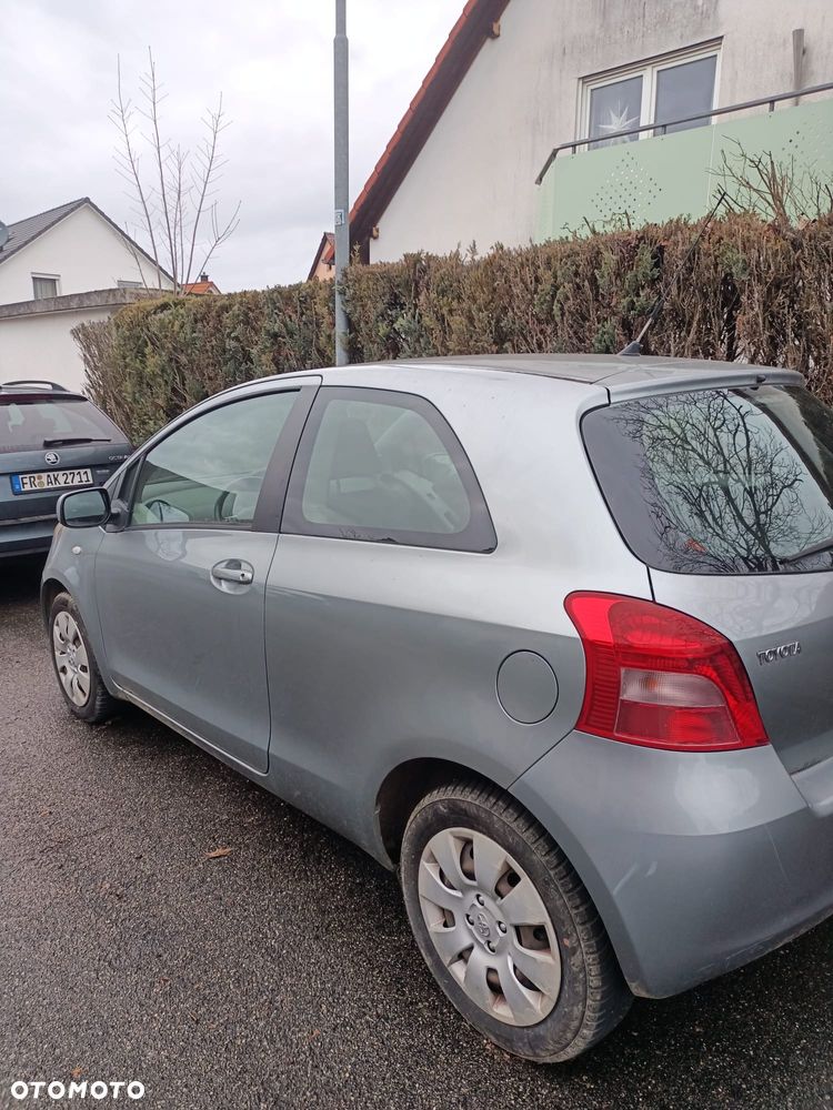 Toyota Yaris 1.0 VVT-i - 5