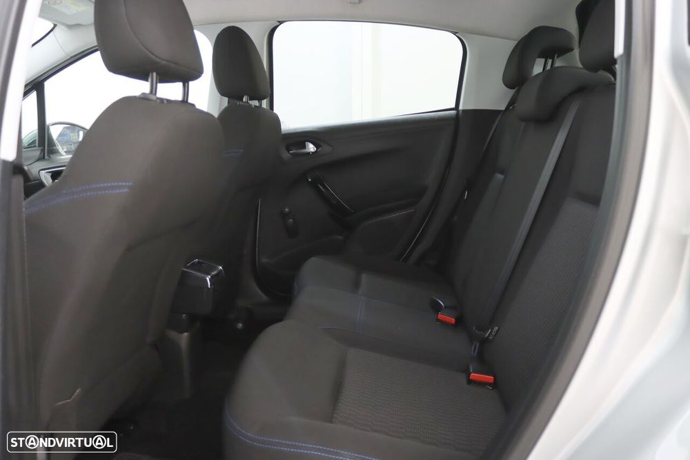 Peugeot 208 1.2 PureTech Style - 9