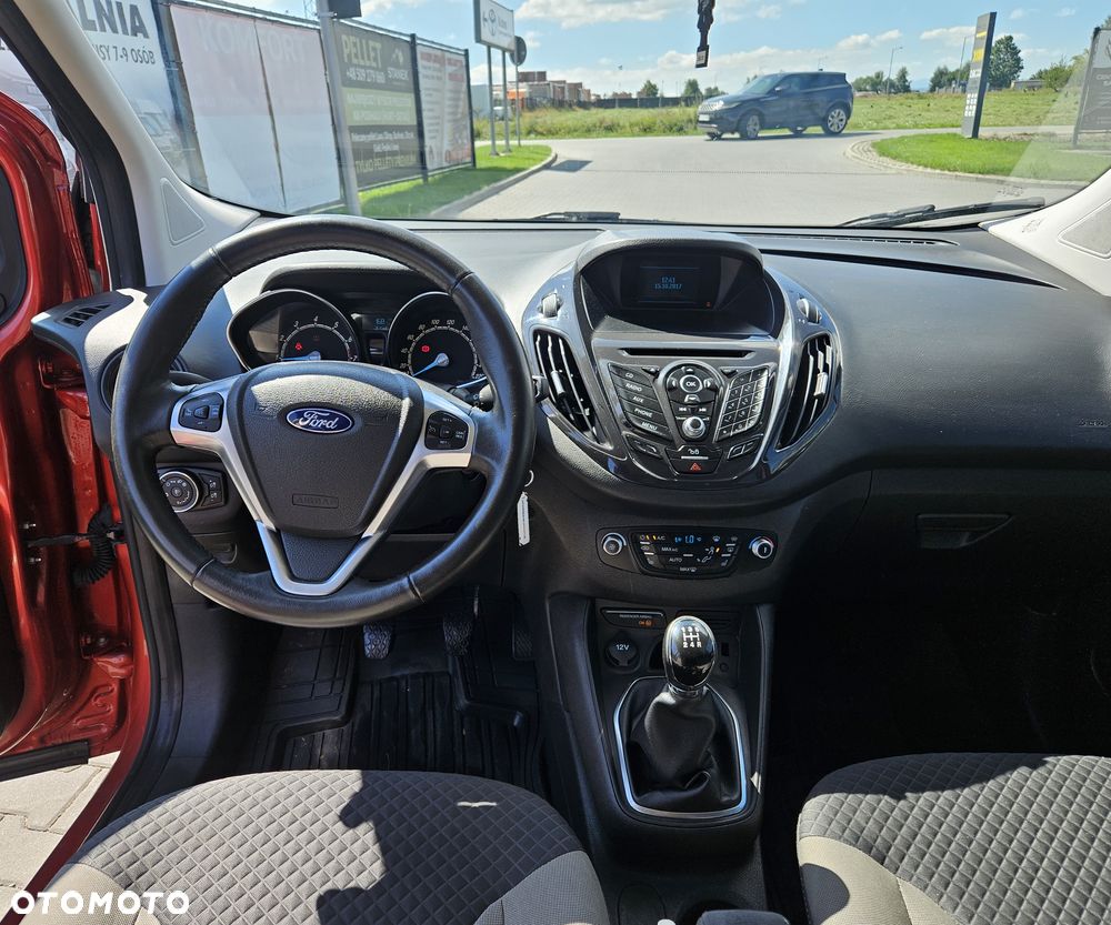 Ford Tourneo Courier 1.0 EcoBoost S&S Trend - 23